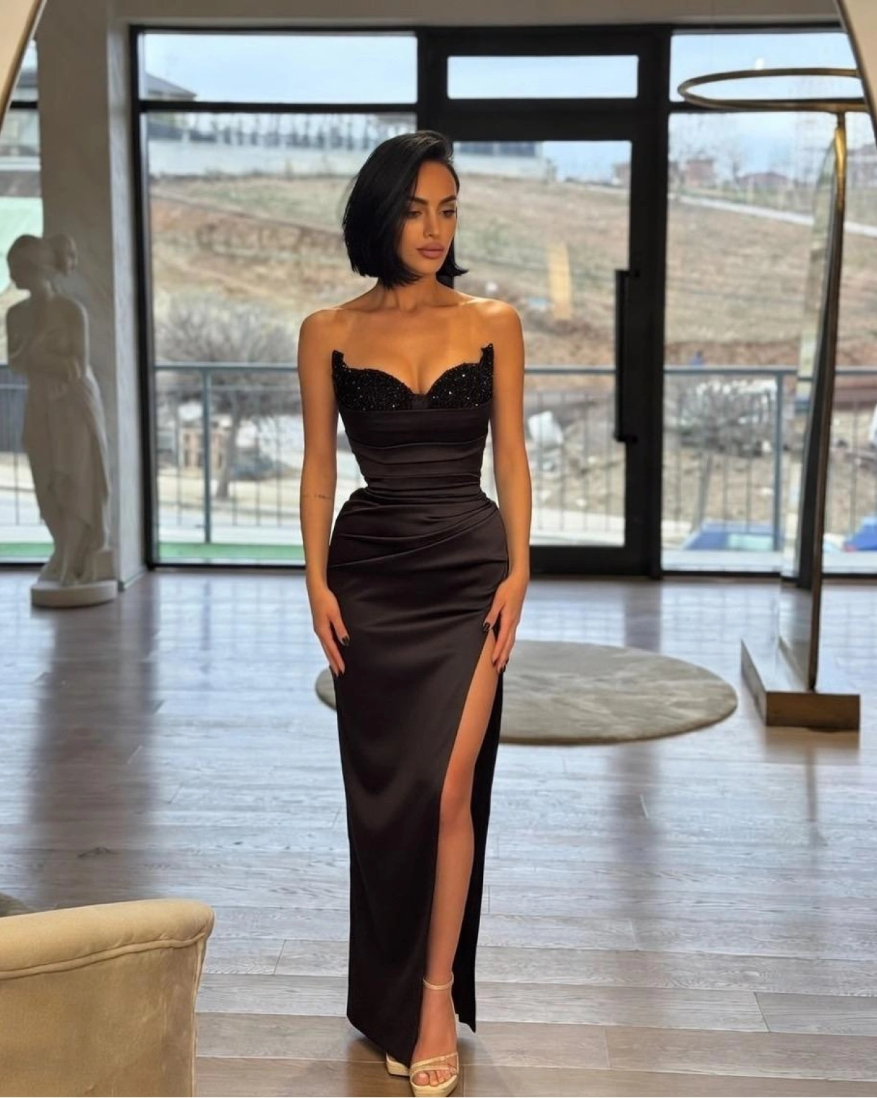 Дълга рокля Mirandra черно от тафта с бюст с пайети