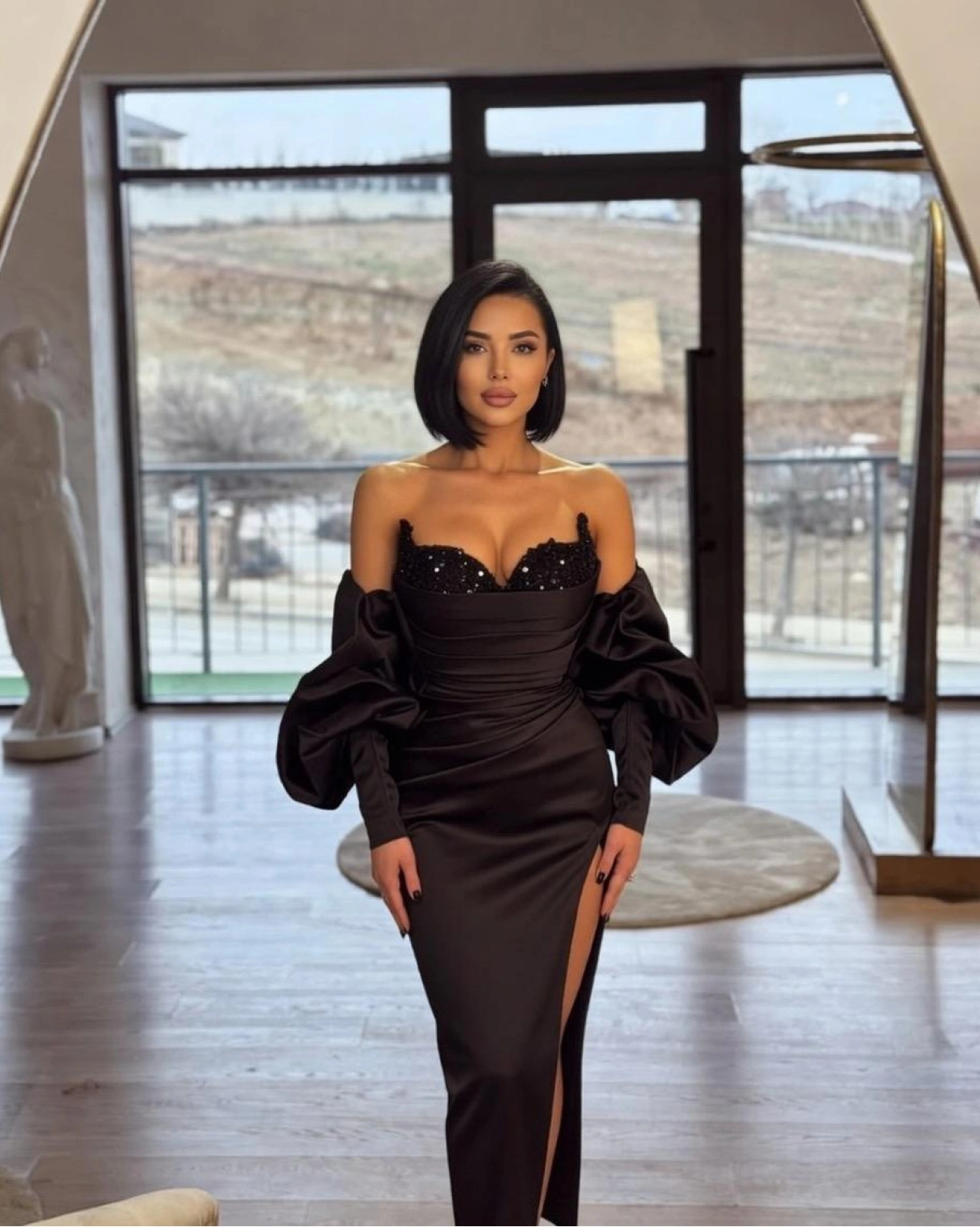 Дълга рокля Mirandra черно от тафта с бюст с пайети