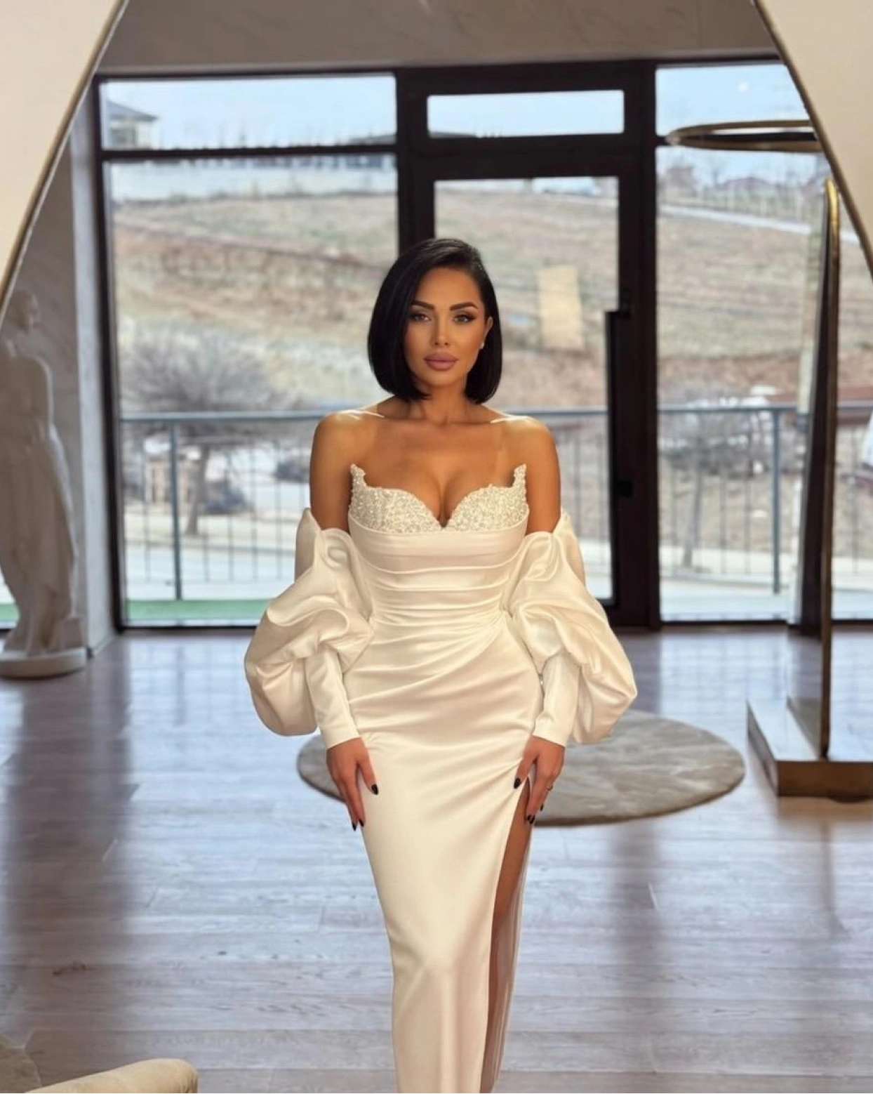 Дълга рокля Mirandra бяло от тафта с бюст с пайети