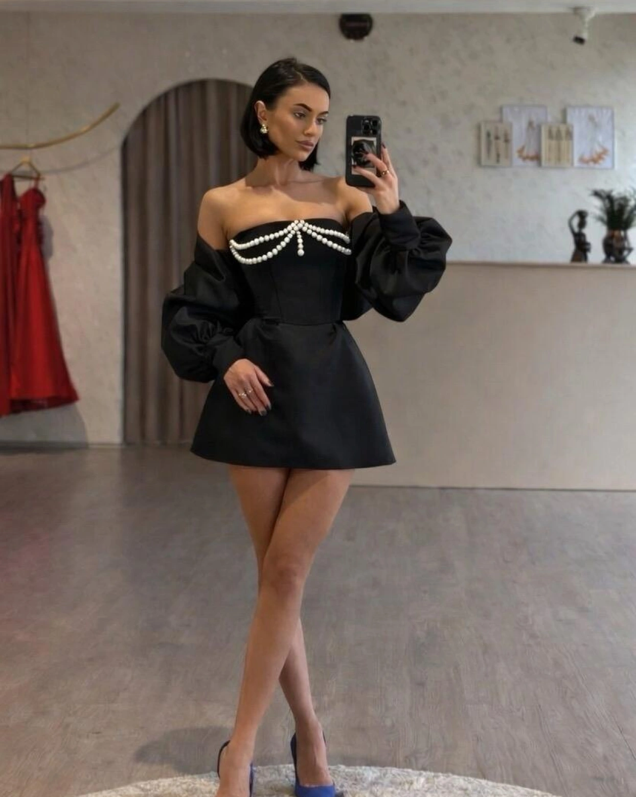 Рокля mini Merra черно с буфан ръкави