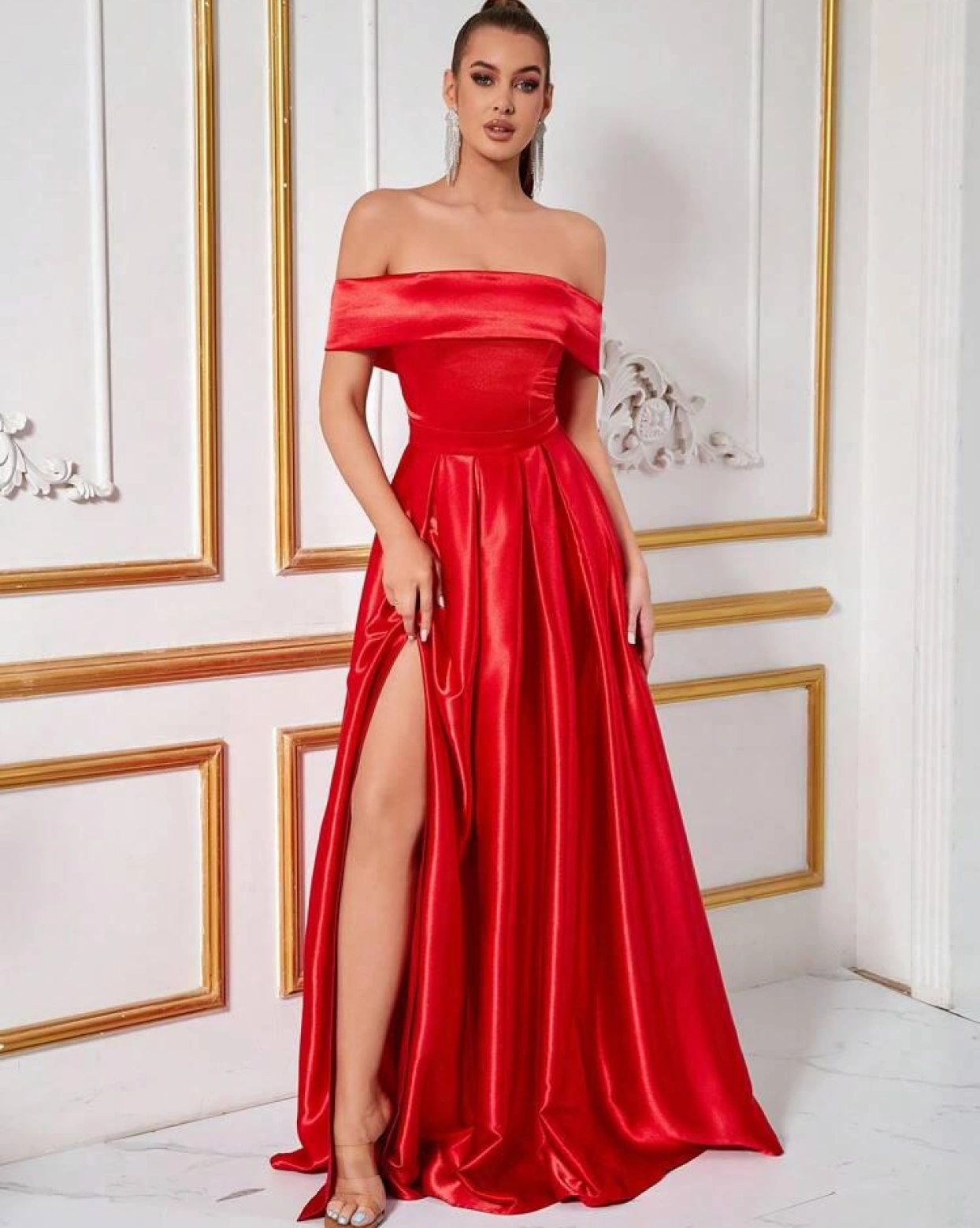 Рокля Lia Червена