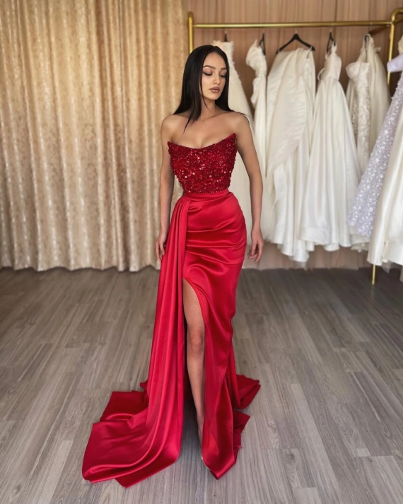 Рокля Amira Червена