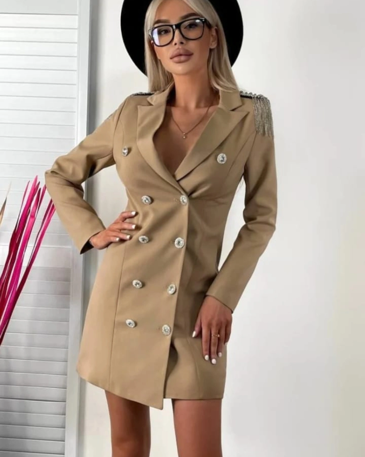 Рокля Сако Бежово