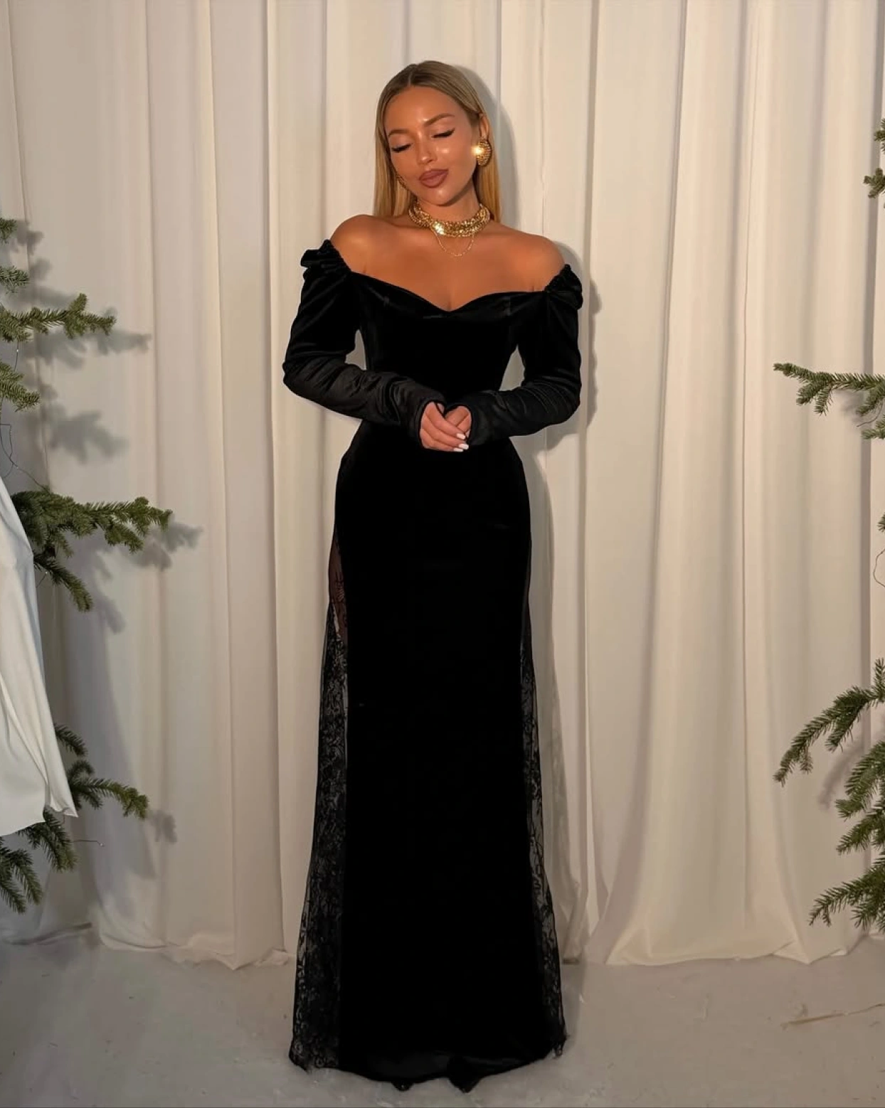 Рокля Dayana – Черна кадифе с дантела