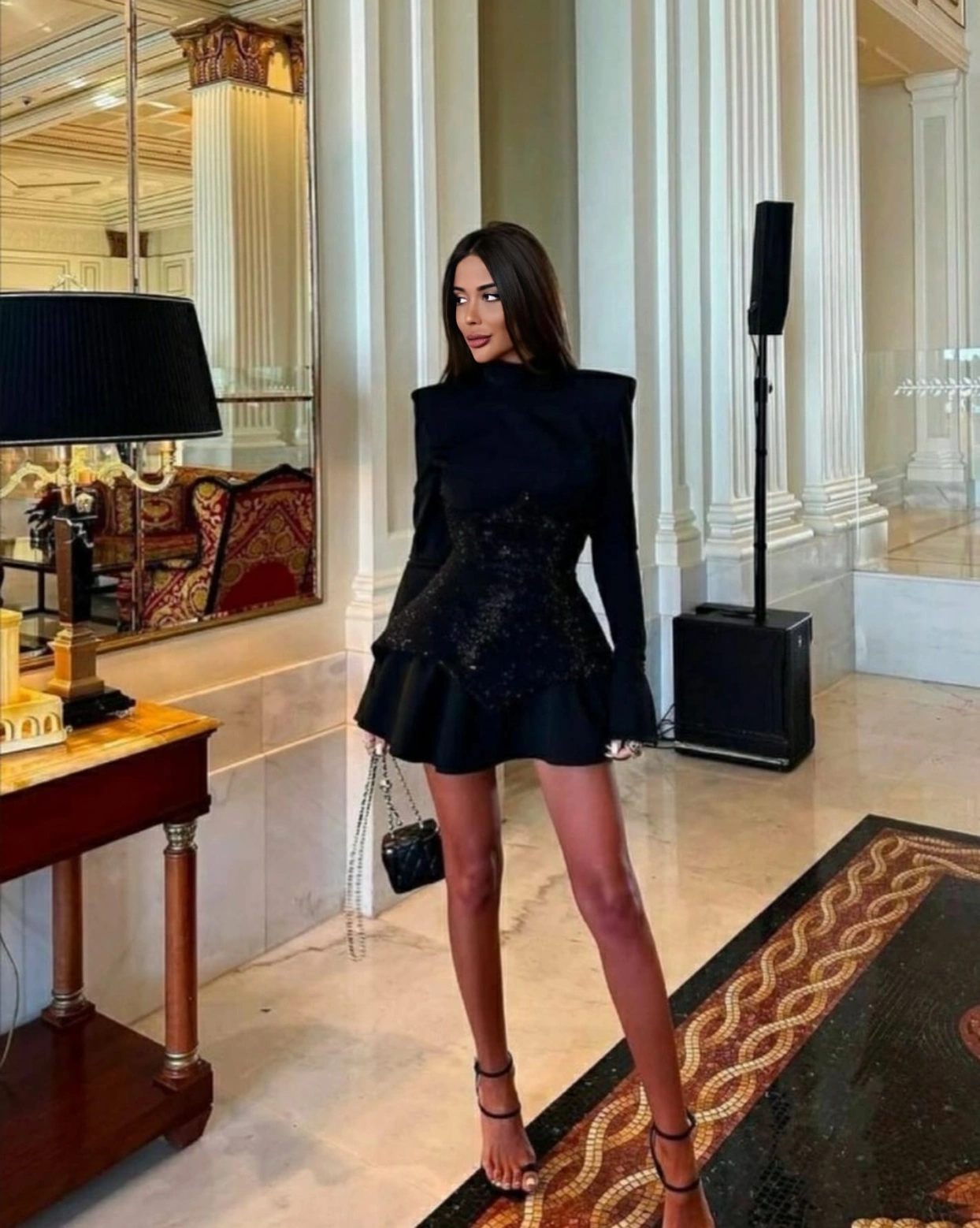 Къса рокля Nubbis Черна, вталена