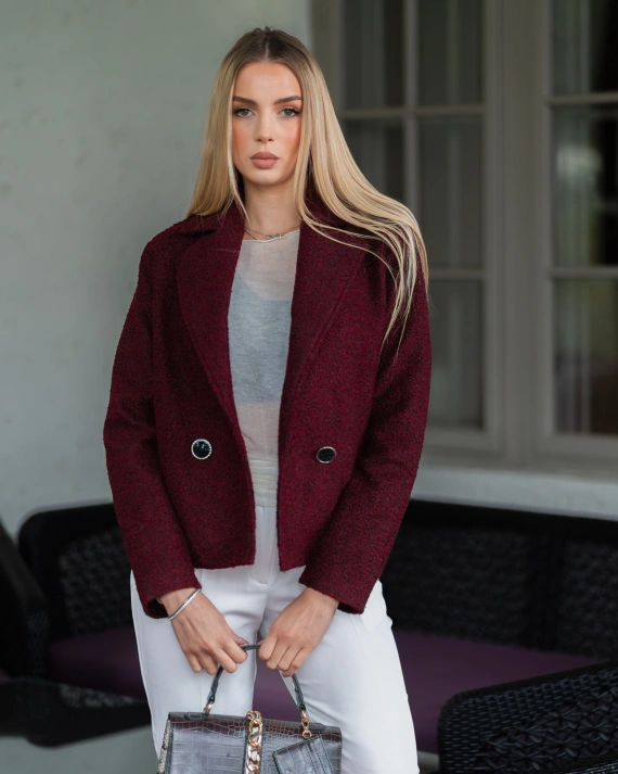 Яке Alma Бордо