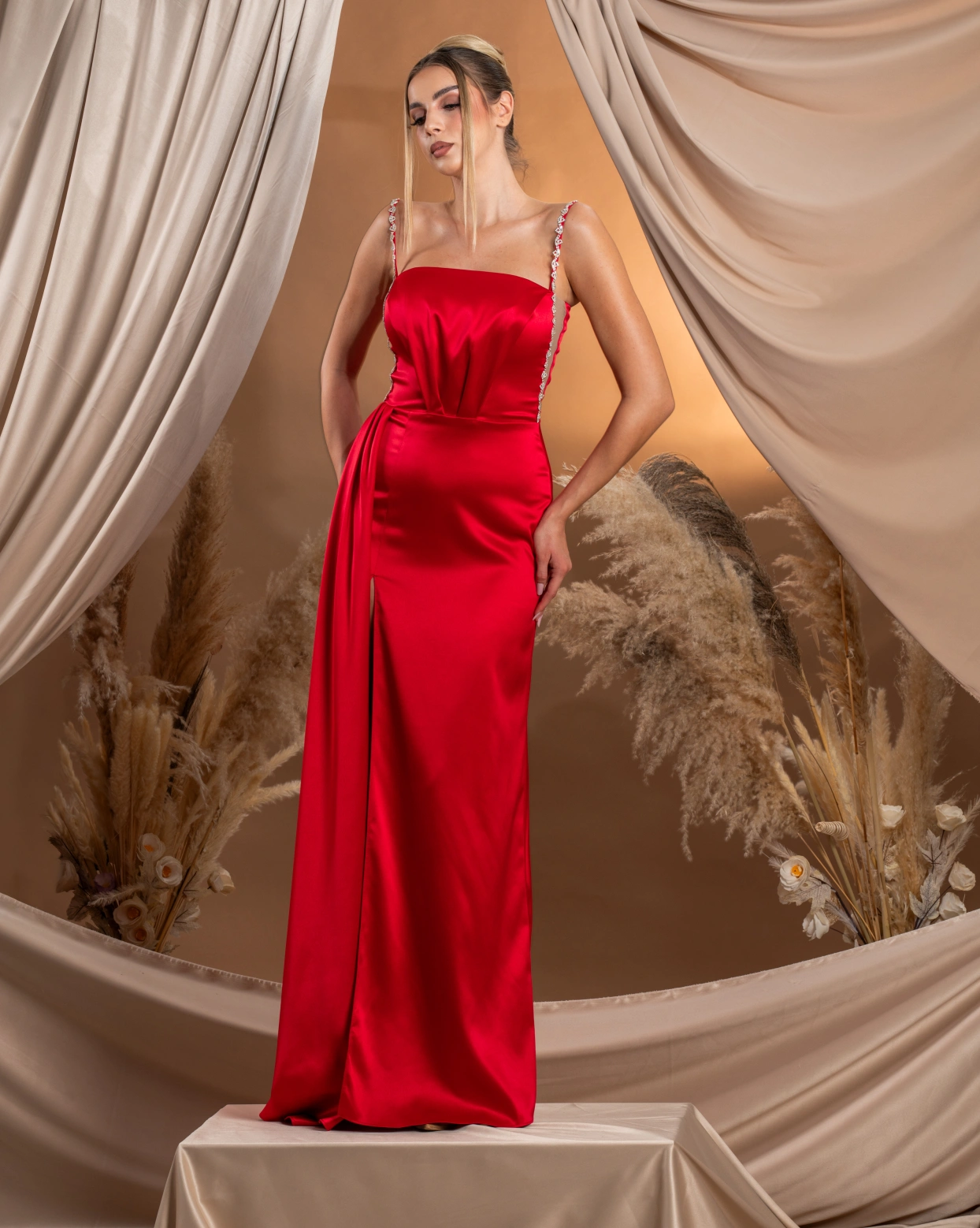 Рокля Viviana Червена