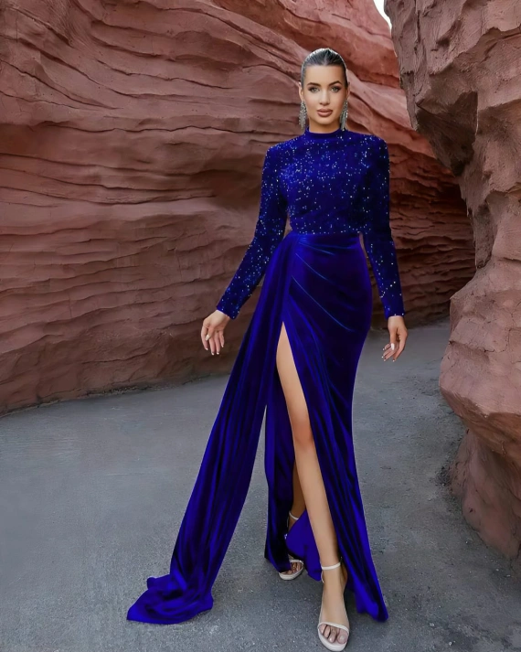 Дълга рокля Nataly от електриковосин кадифе с пайети