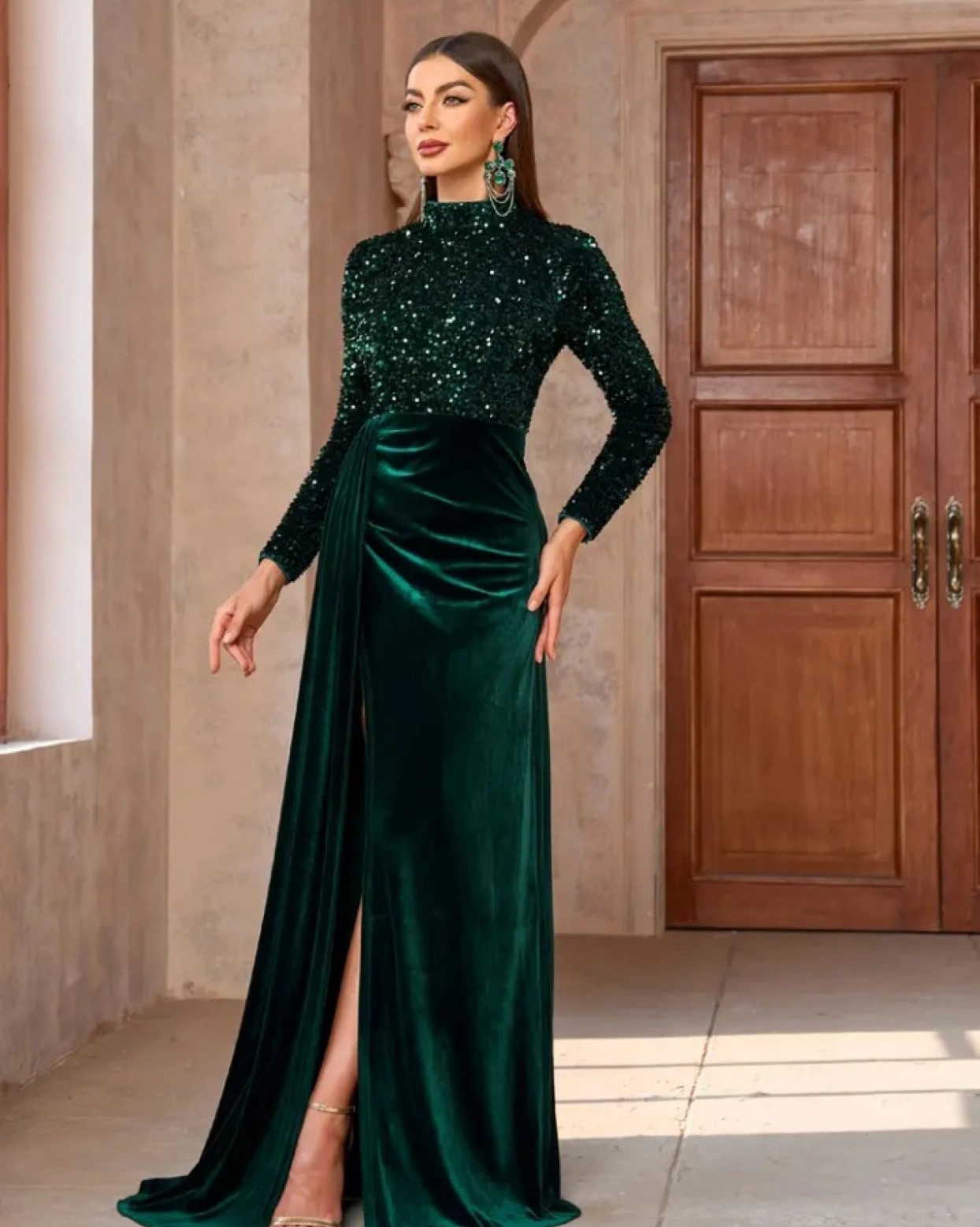 Дълга рокля Nataly от зелено кадифе с пайети