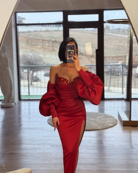 Дълга рокля Mirandra червена от тафта с бюст с пайети