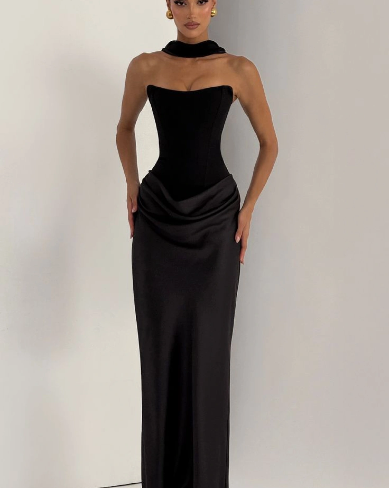 Рокля  Alessia Черна с корсет