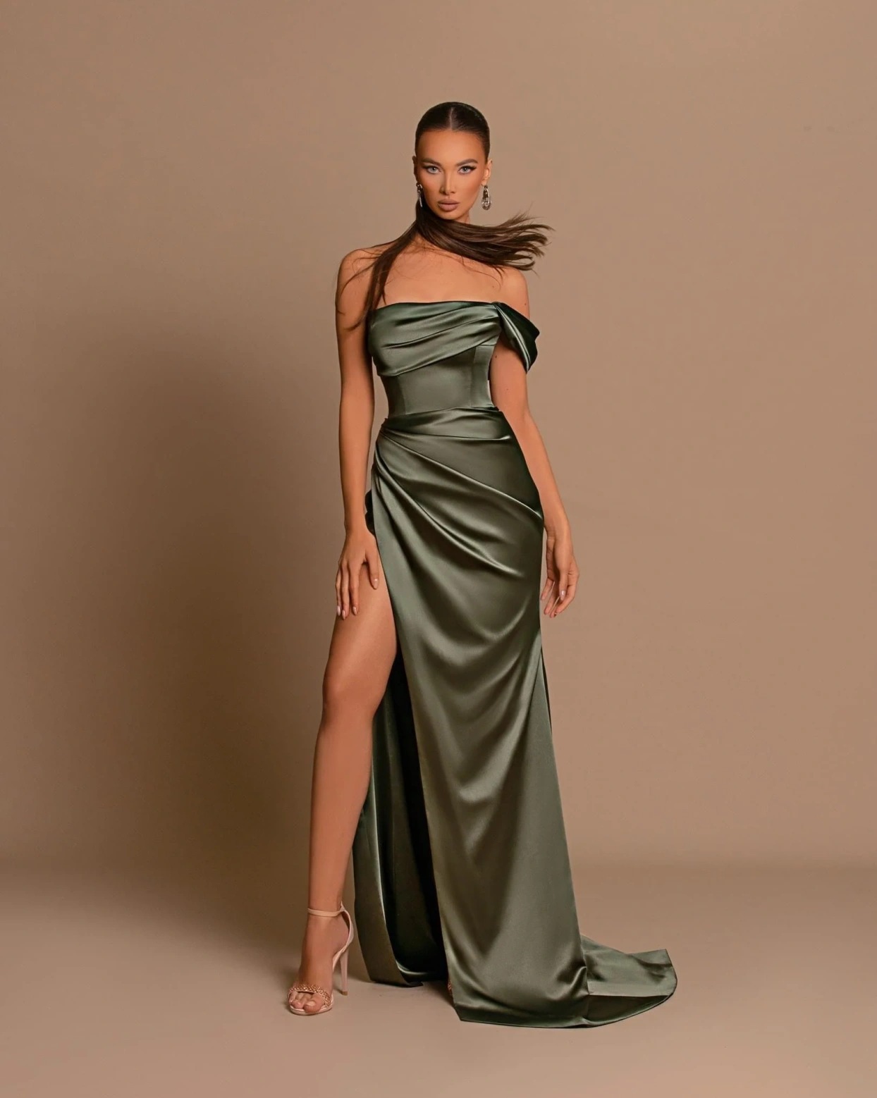 Рокля Lily Маслинова