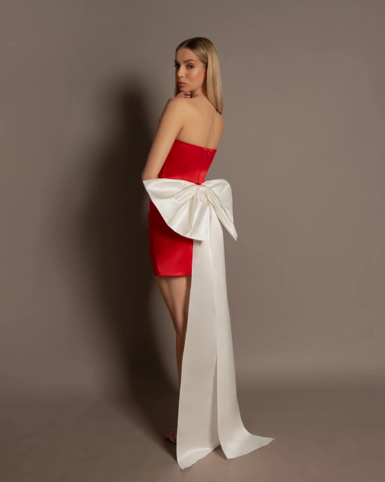 Рокля Valentine червено-бяла