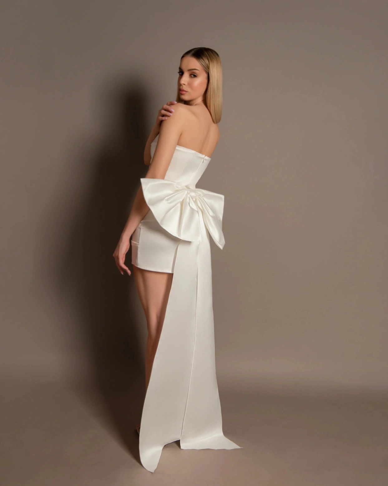 Рокля Valentine Бяла