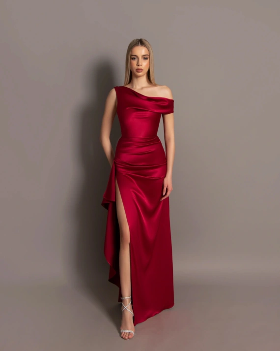 Рокля Carolina Бордова