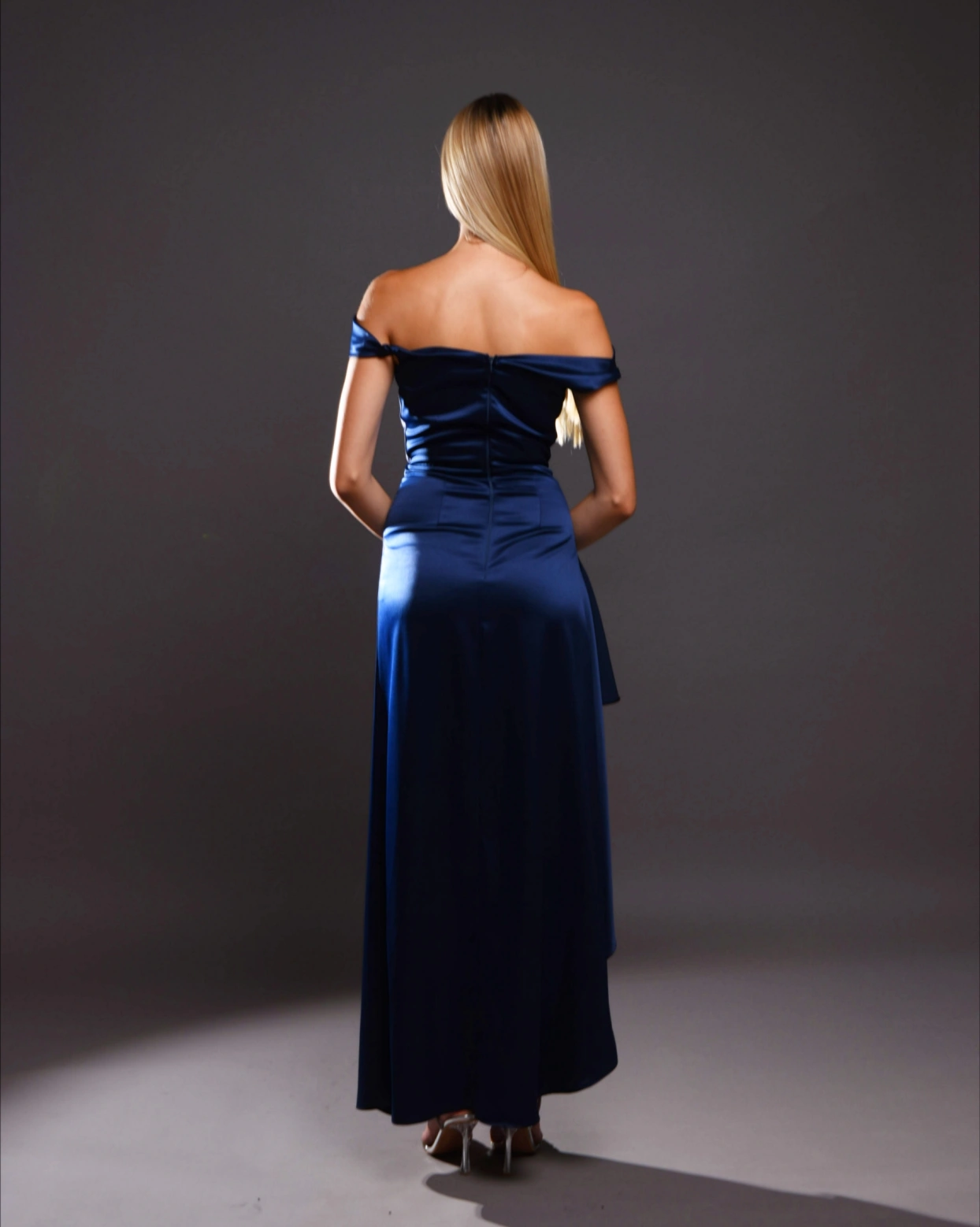 Рокля Carolina Тъмносиня