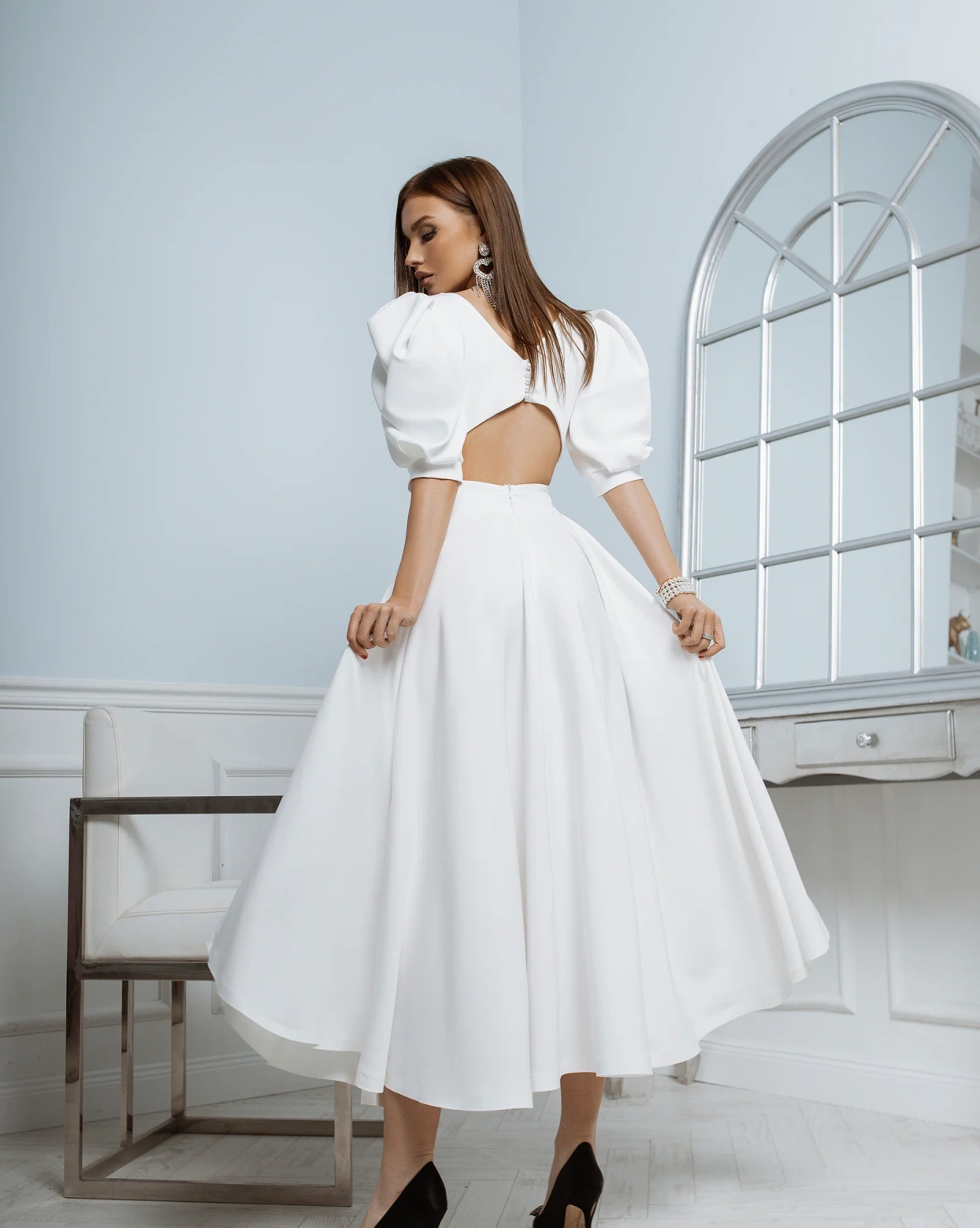 Рокля Elegance Бяла