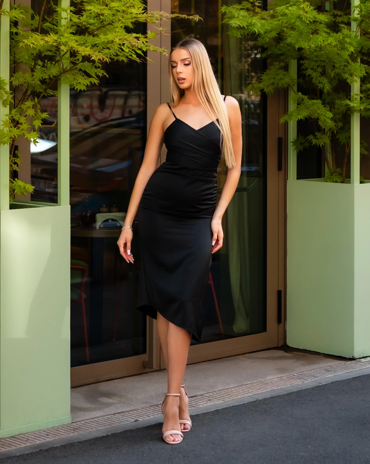 Рокля Amber Черна