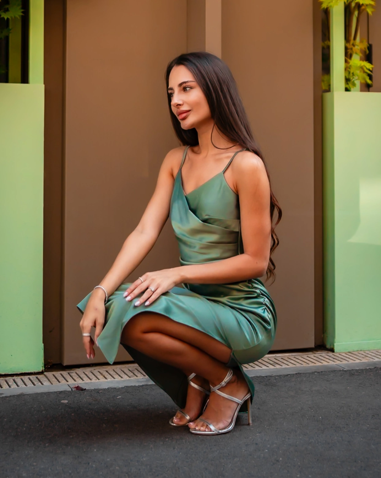 Рокля Amber Маслинова