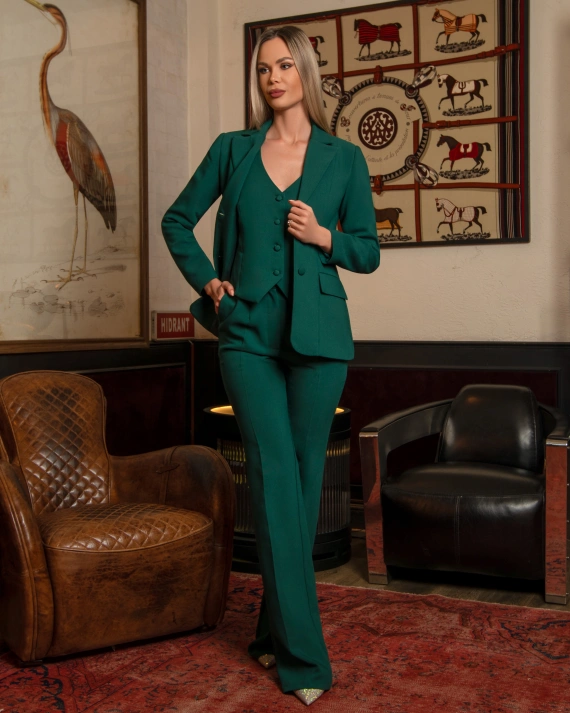 Костюм Glam в Зелено – 3 части: сако, елек и панталони с джобове
