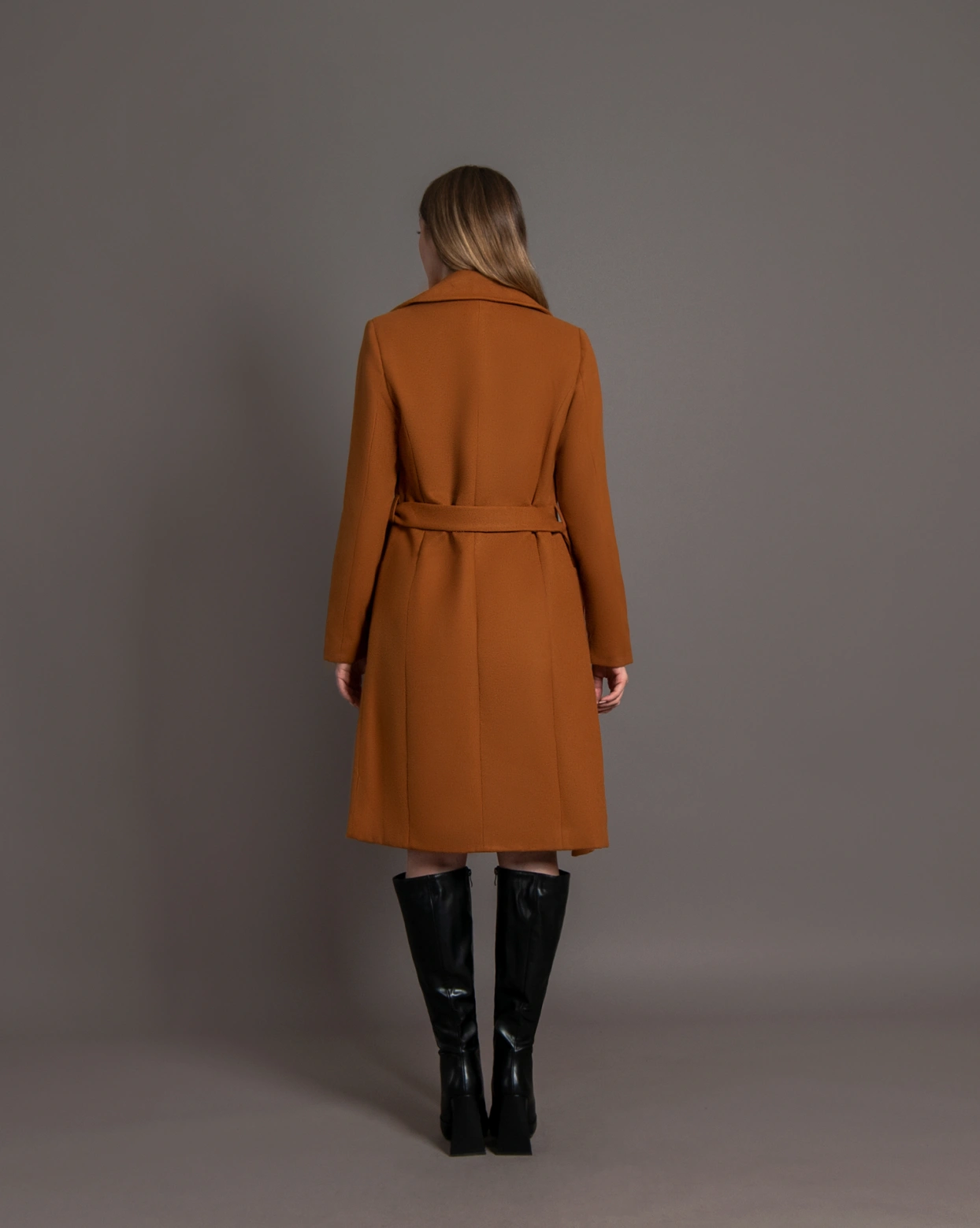 Палто Fiona Кафяво закопчаване със скрити копчета, подплатено отвътре