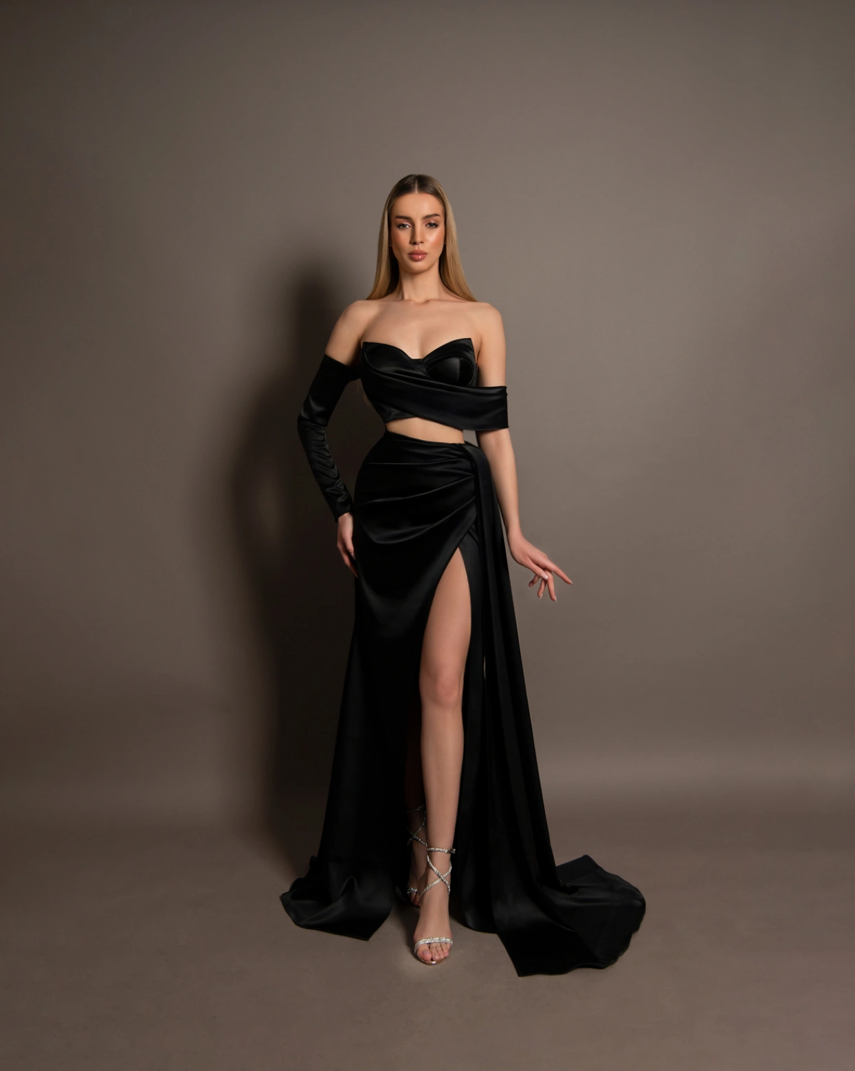 Рокля Alure Черна