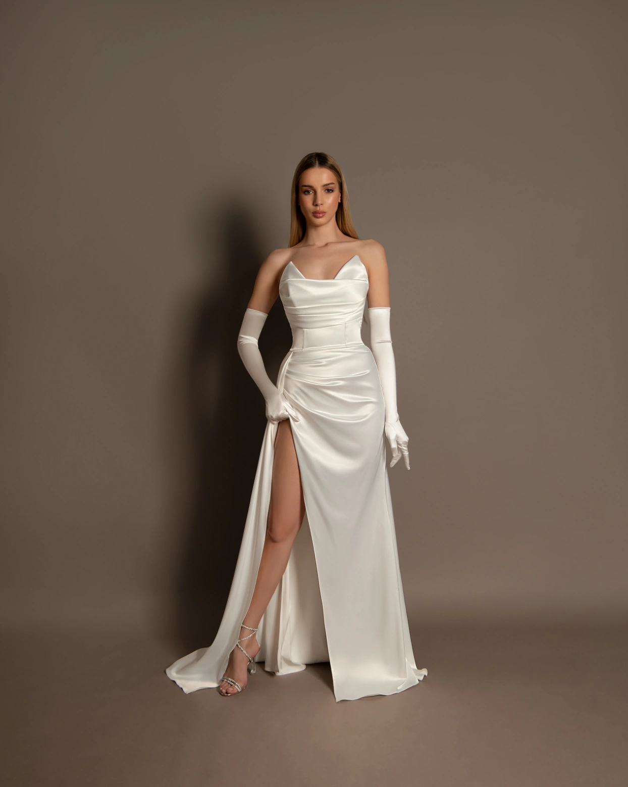 Рокля Silvie Бяла