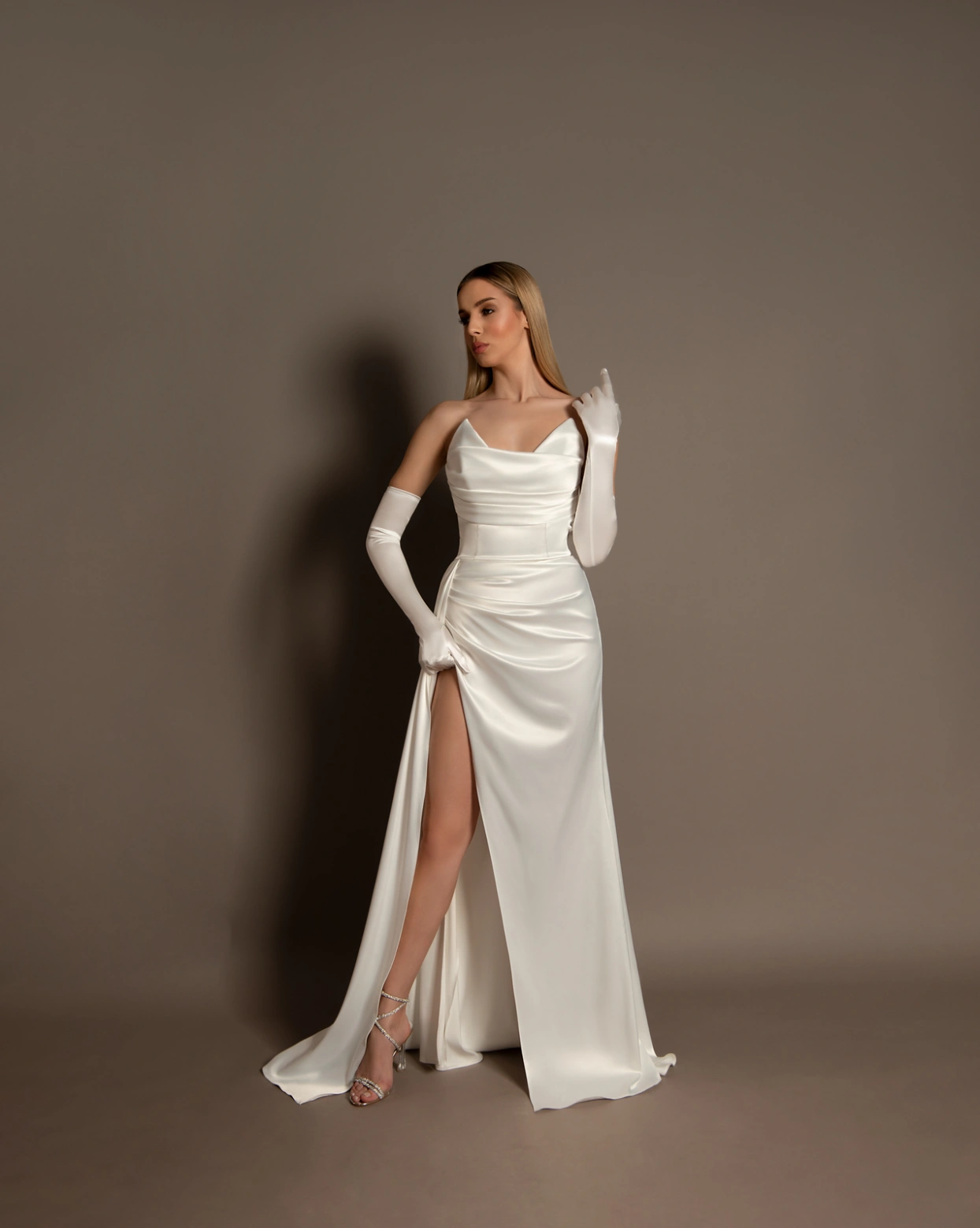 Рокля Silvie Бяла