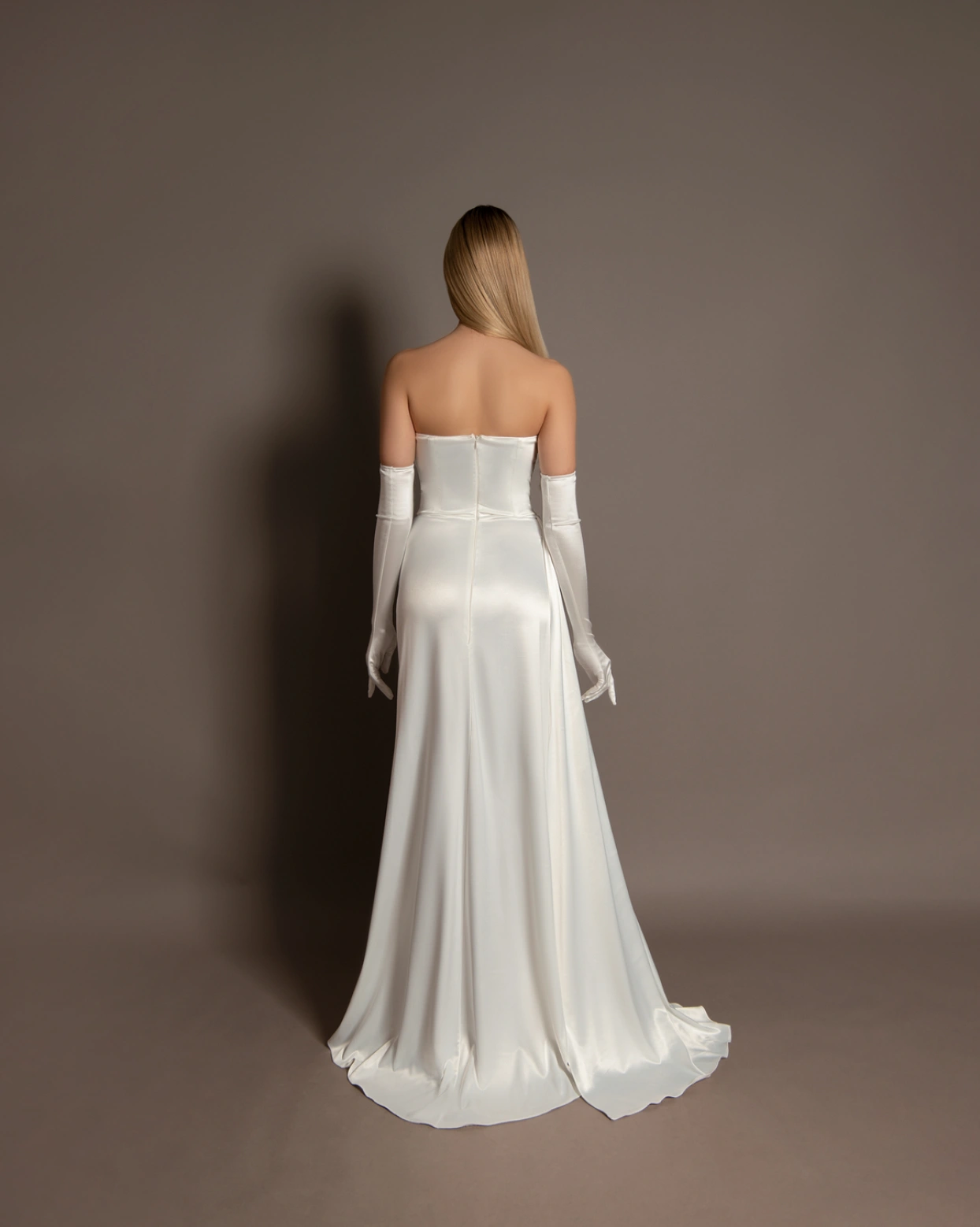 Рокля Silvie Бяла