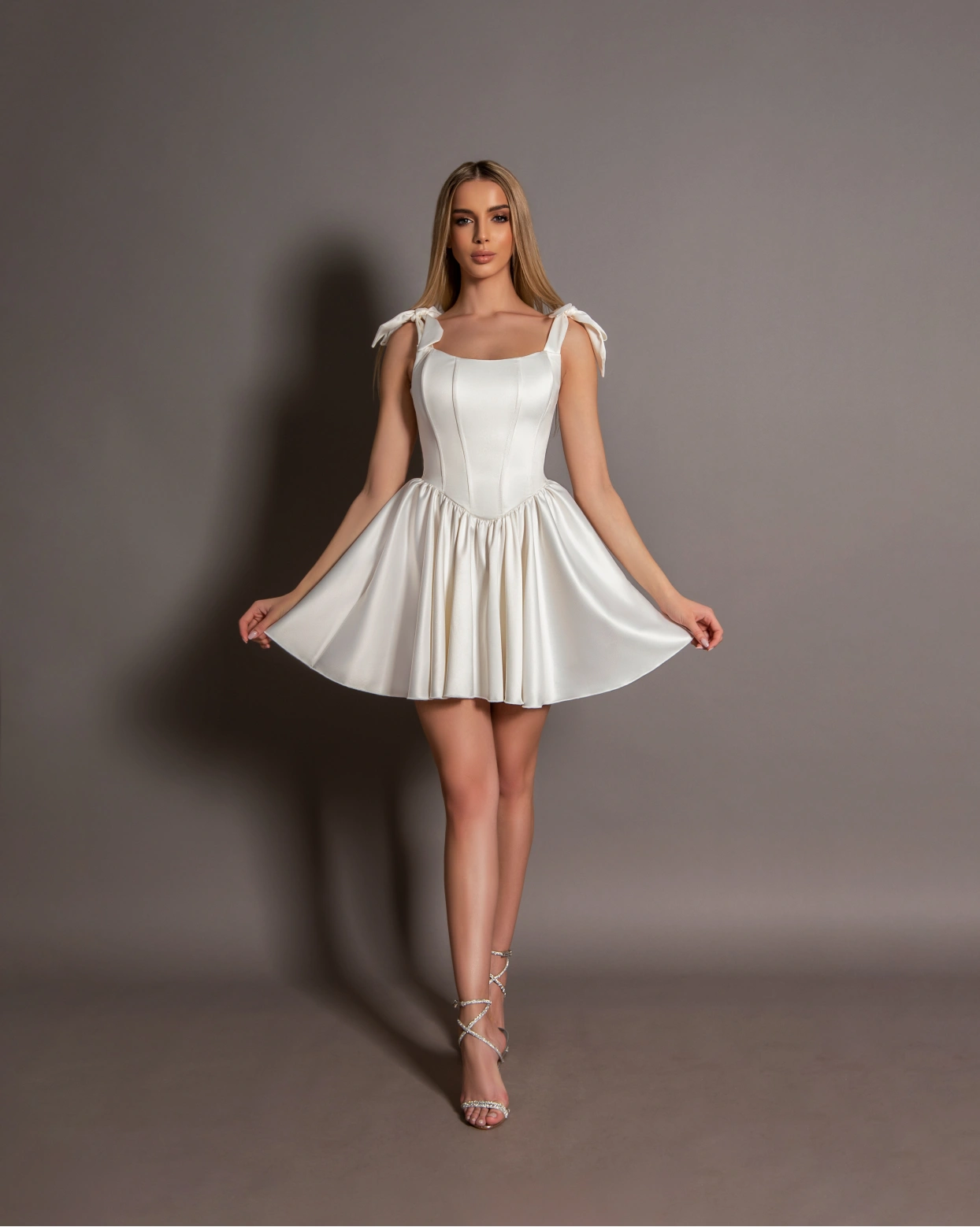 Рокля Eliza Бяла