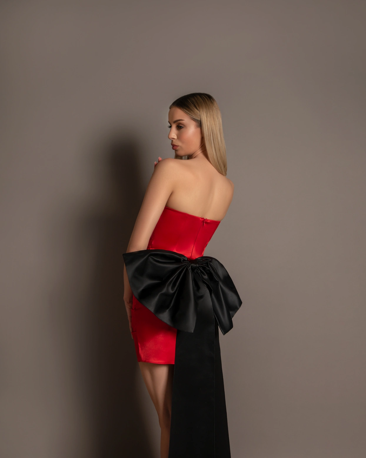 Рокля Valentine червено-черна