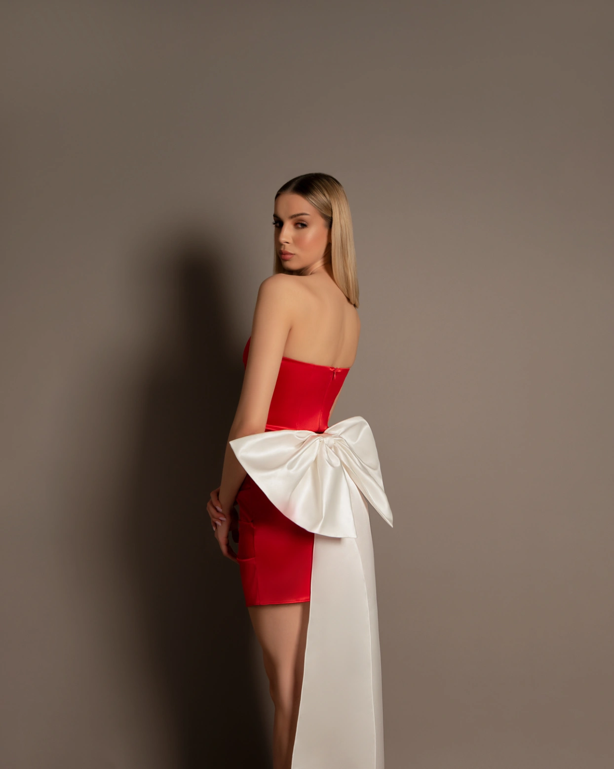 Рокля Valentine червено-бяла