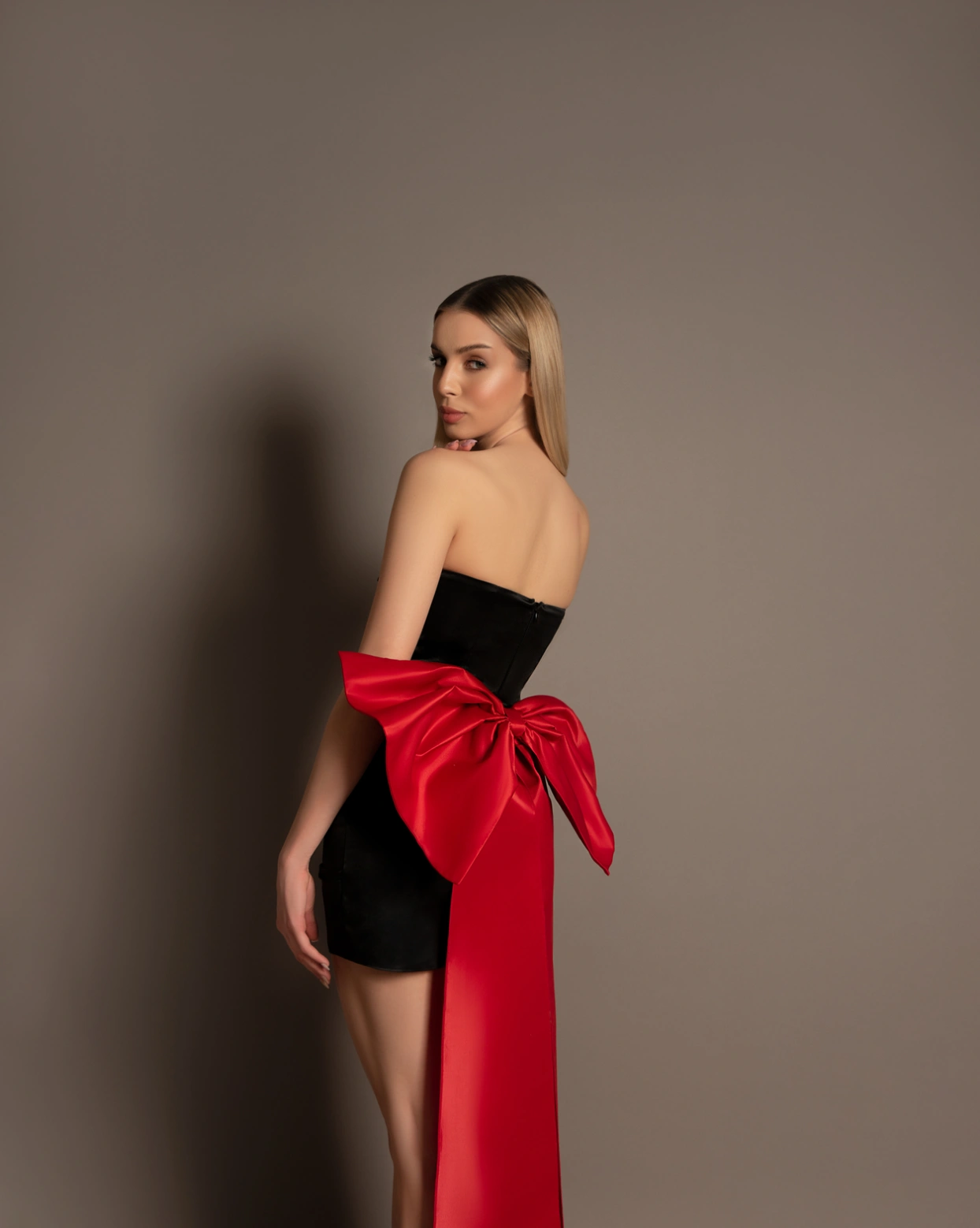 Рокля Valentine черно-червена