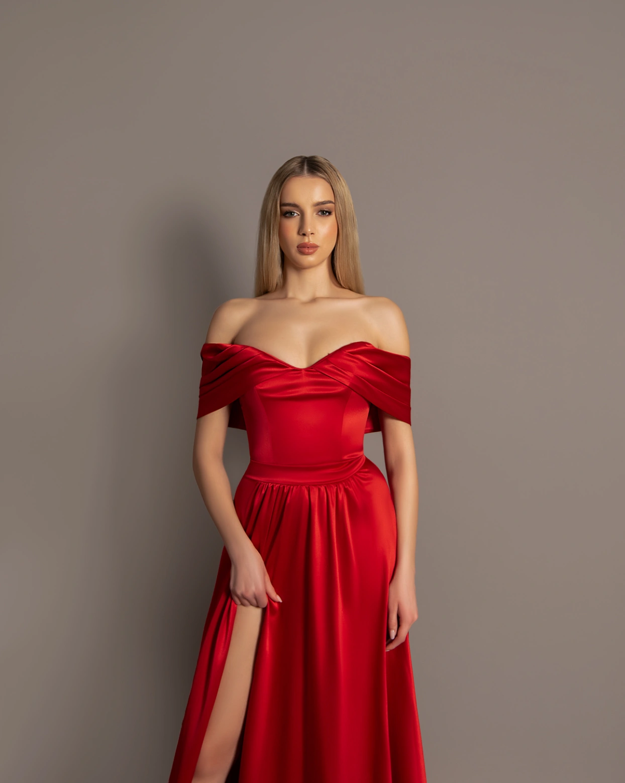 Рокля Adele Червена