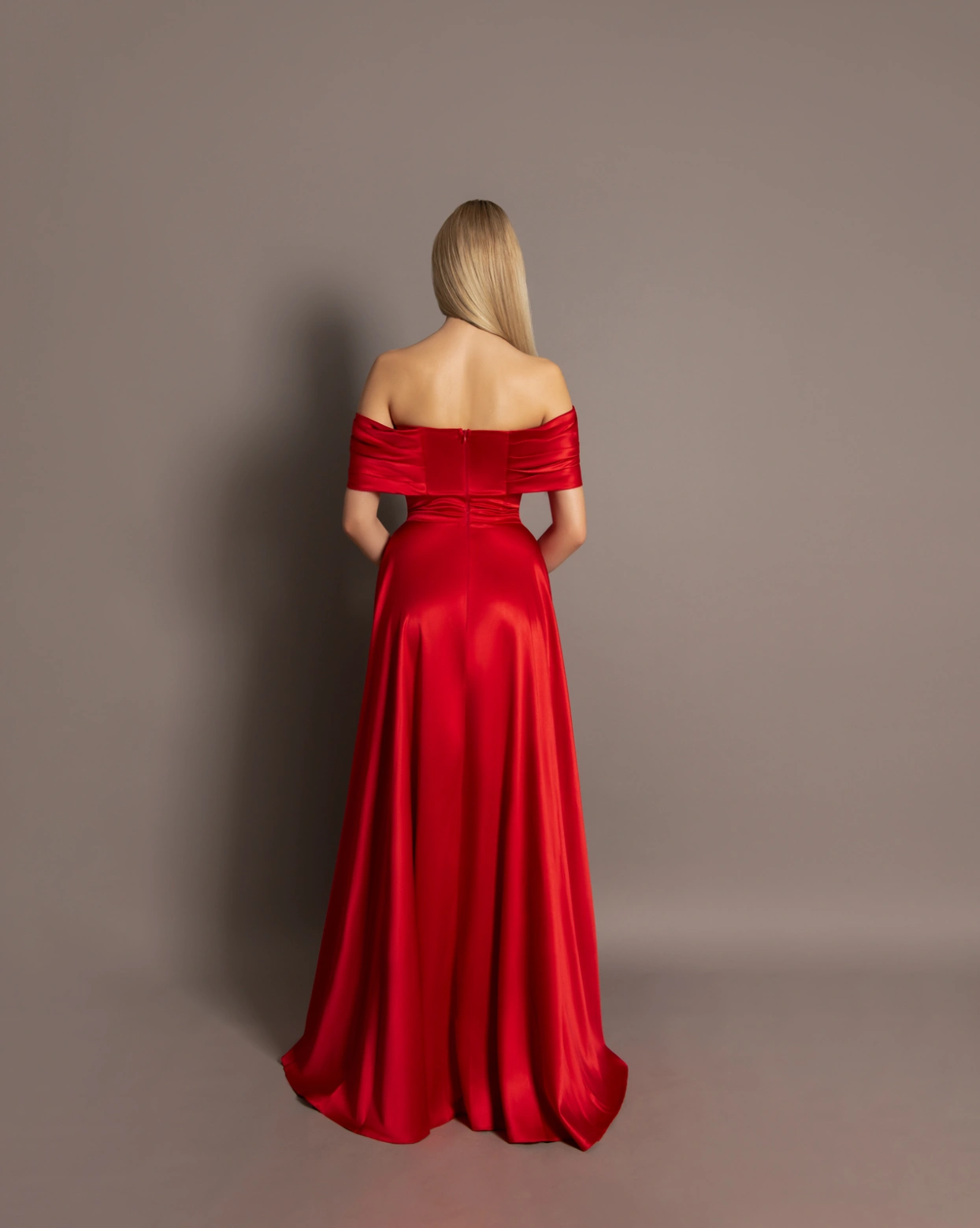 Рокля Adele Червена