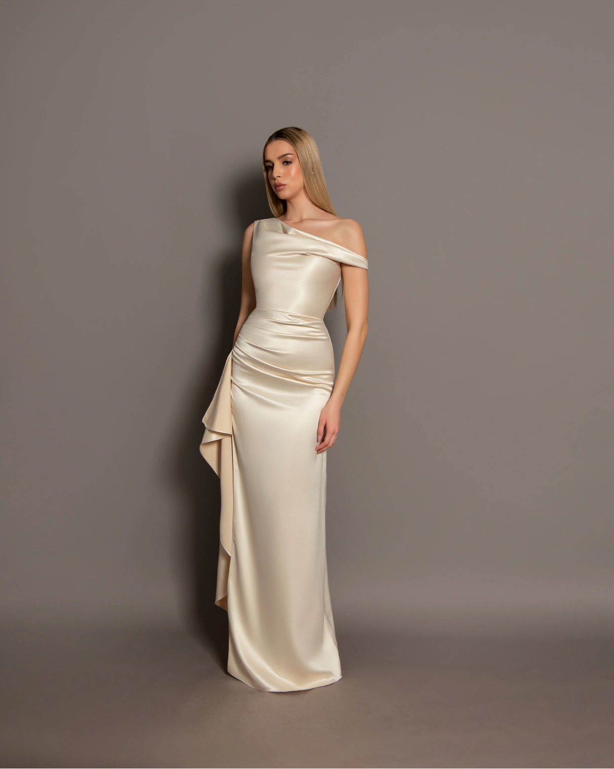 Рокля Carolina Телесна