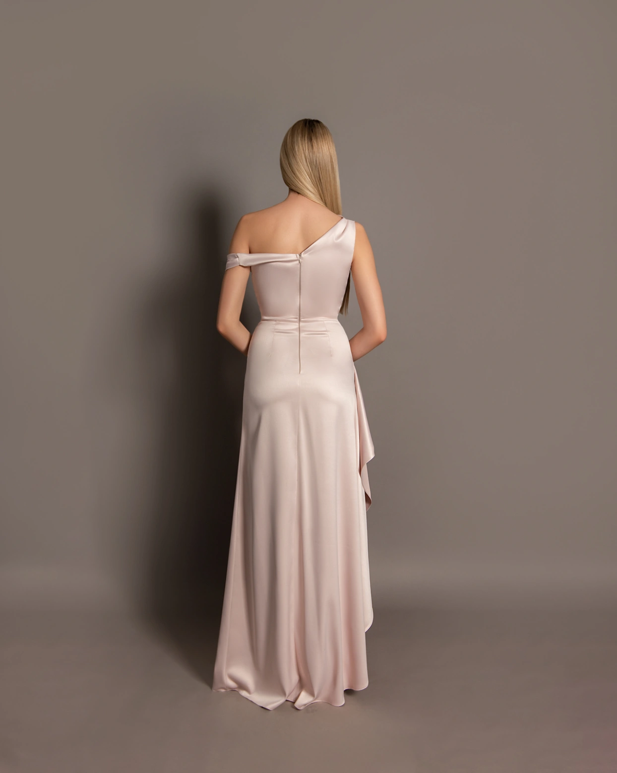 Рокля Carolina Розова