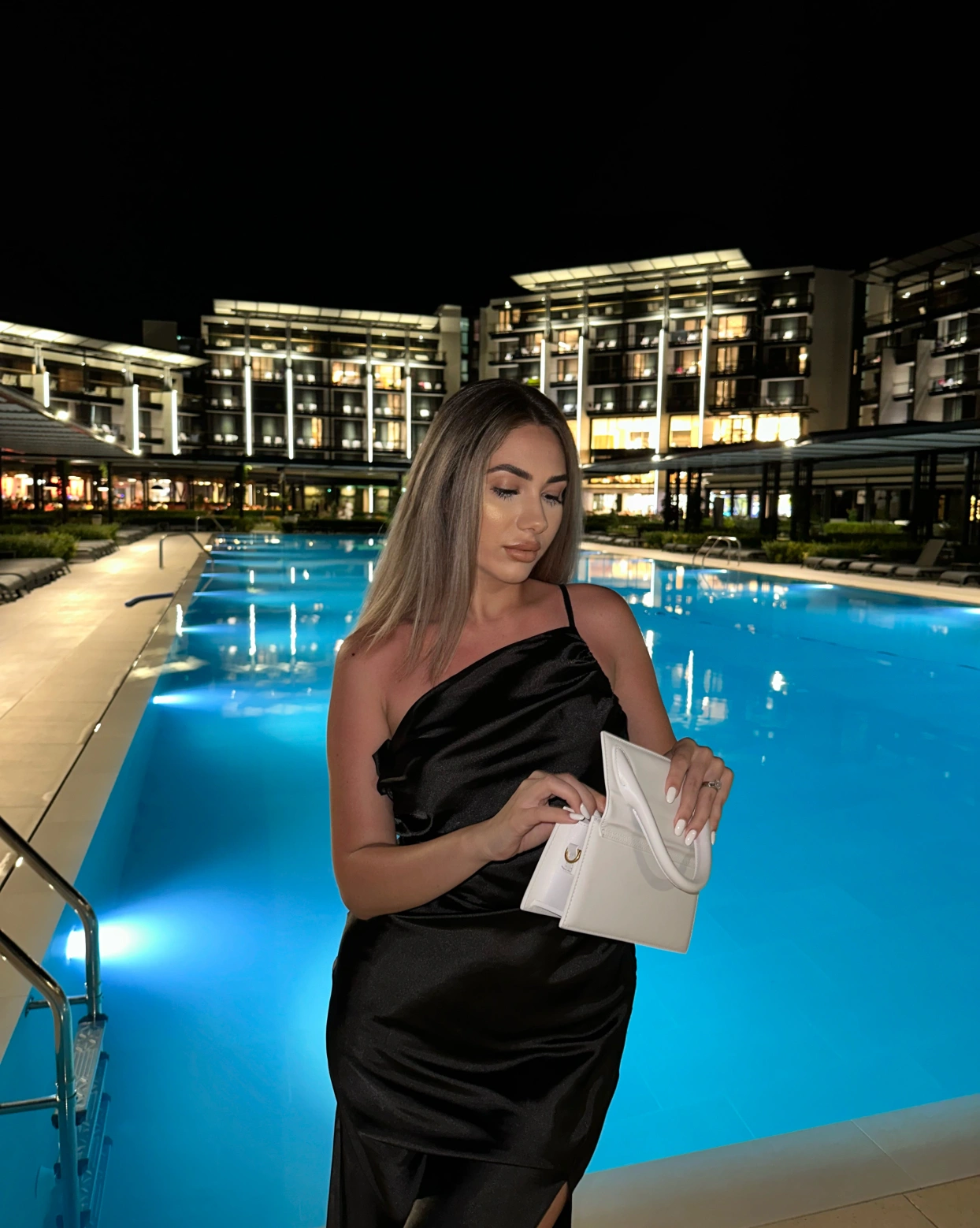 Рокля Tiffany Черна