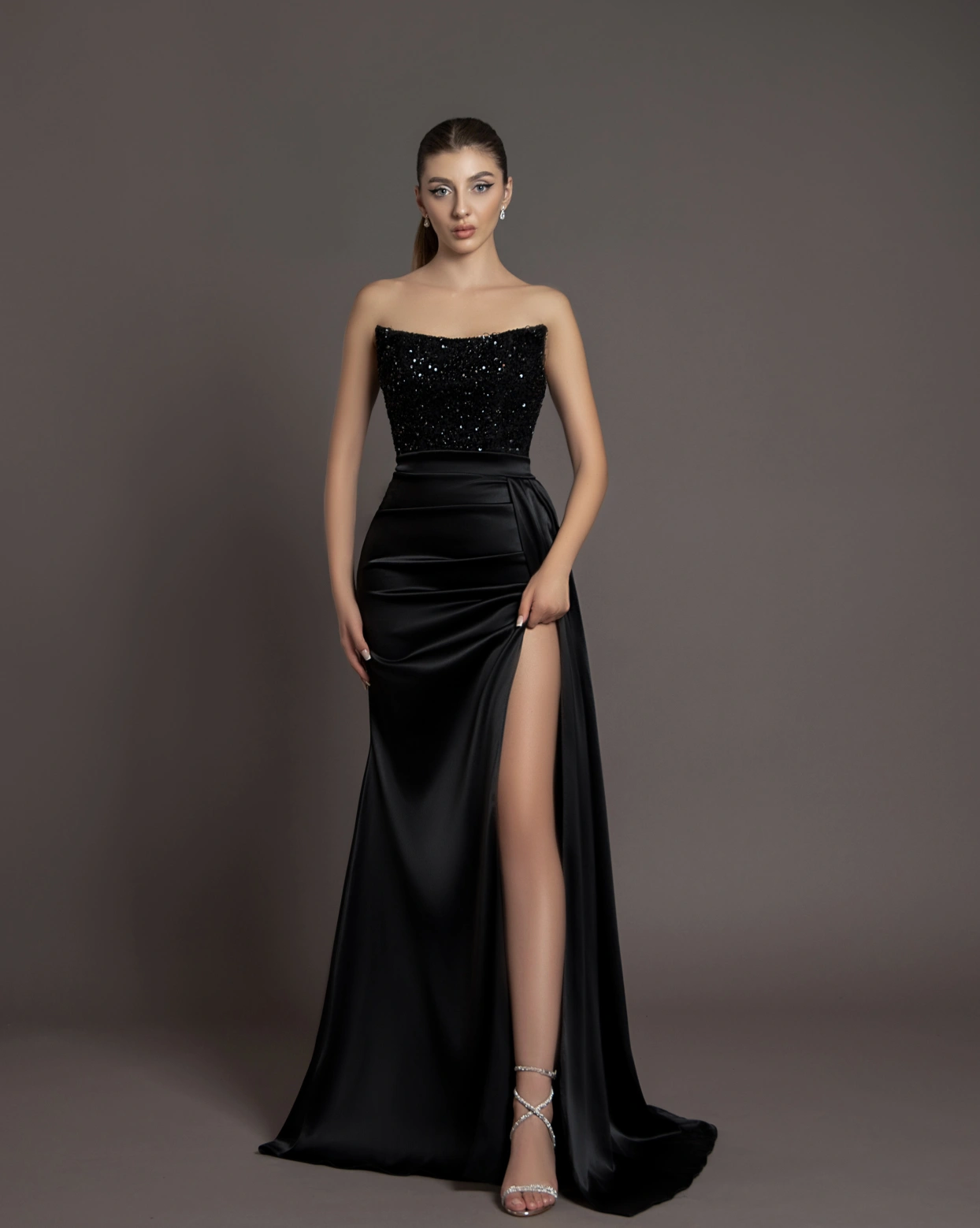 Рокля Amira Черна